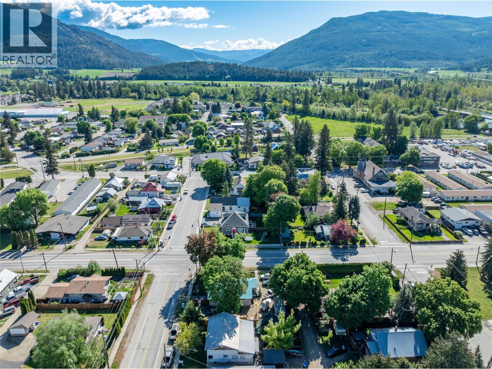  704 Knight Avenue, Enderby