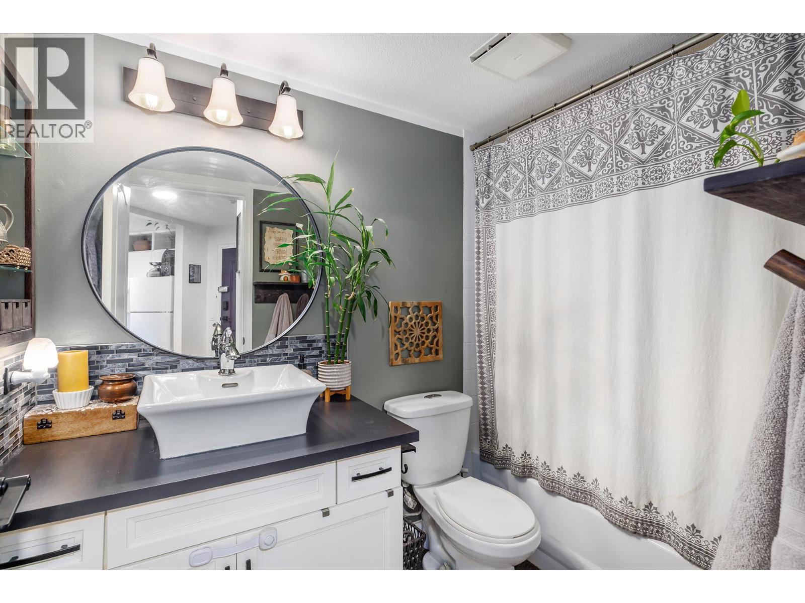 #315 709 Houghton Road - 11