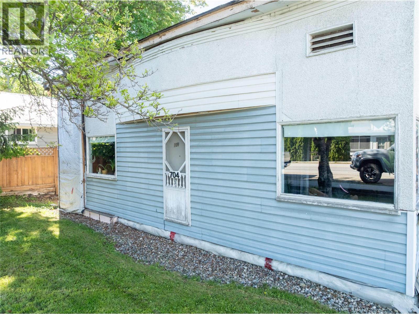  704 Knight Avenue, Enderby