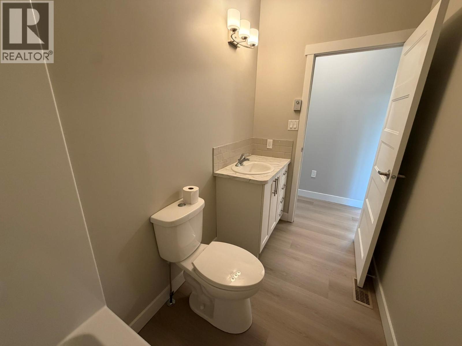 7932 Alpine Road - 36