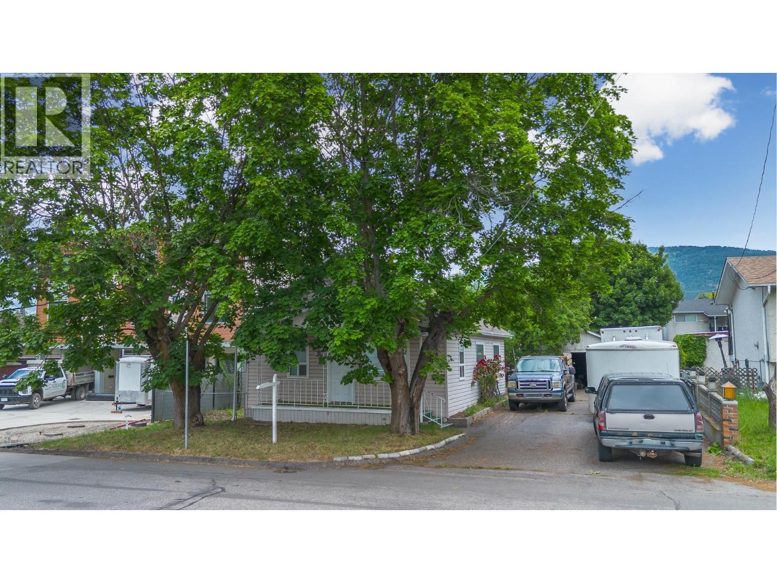 3905 26 Street - 38