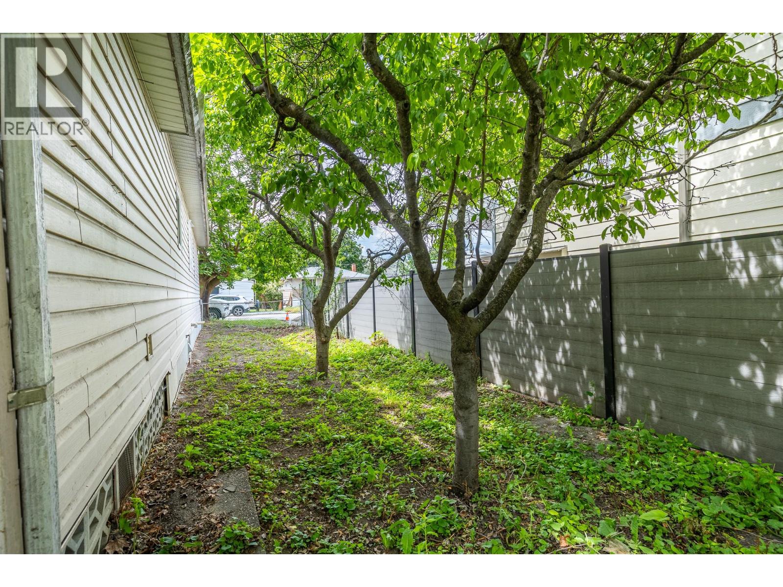 3905 26 Street - 33