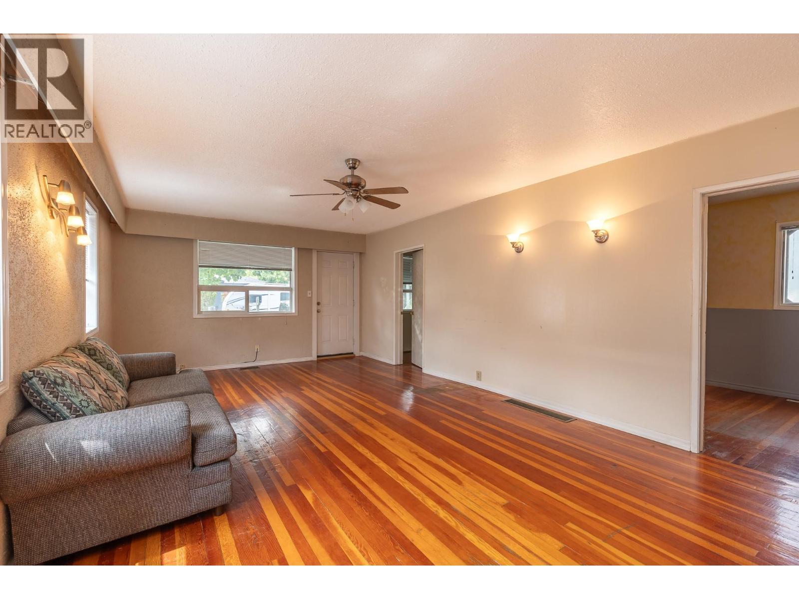 3905 26 Street - 18