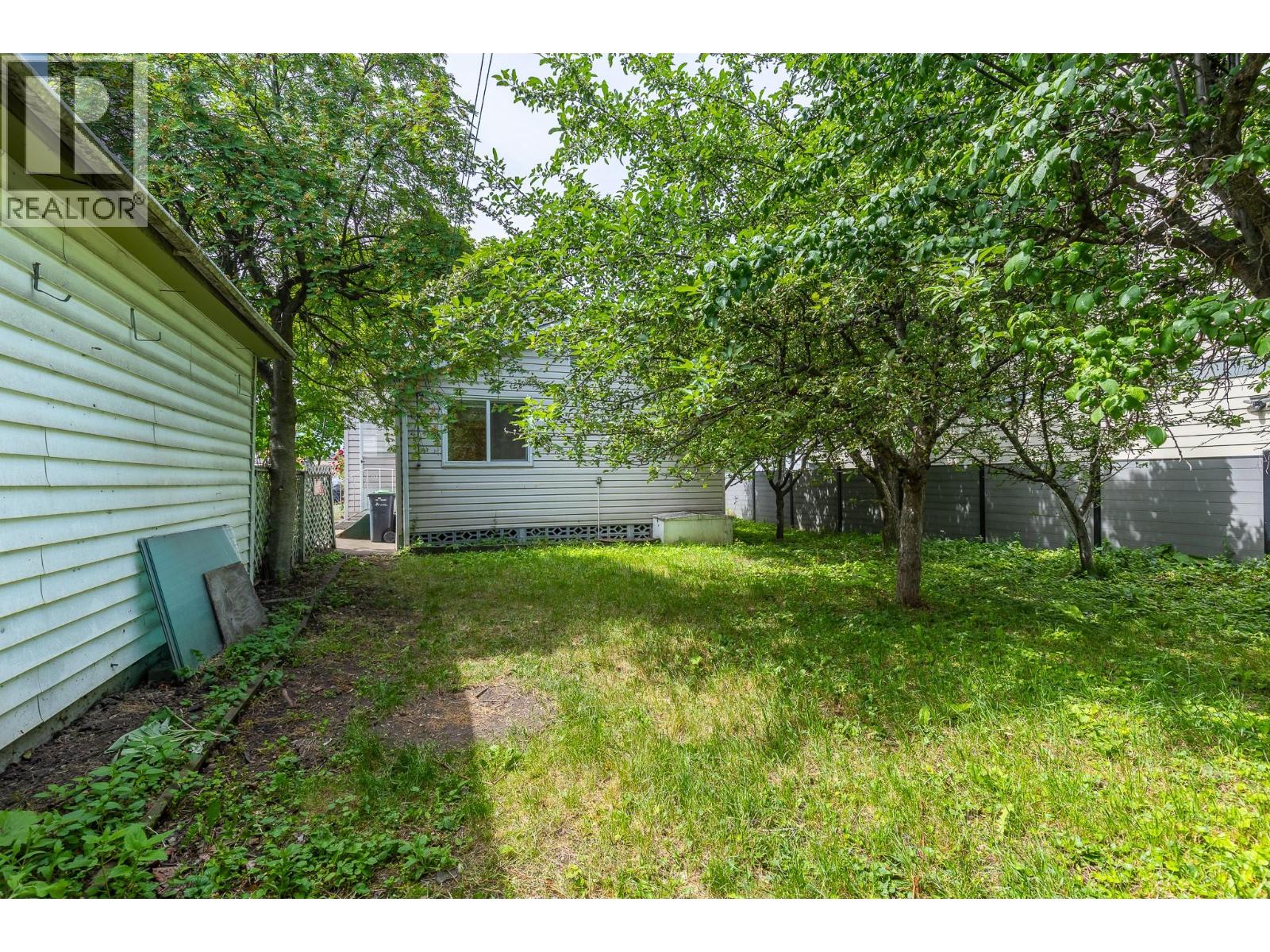 3905 26 Street - 32