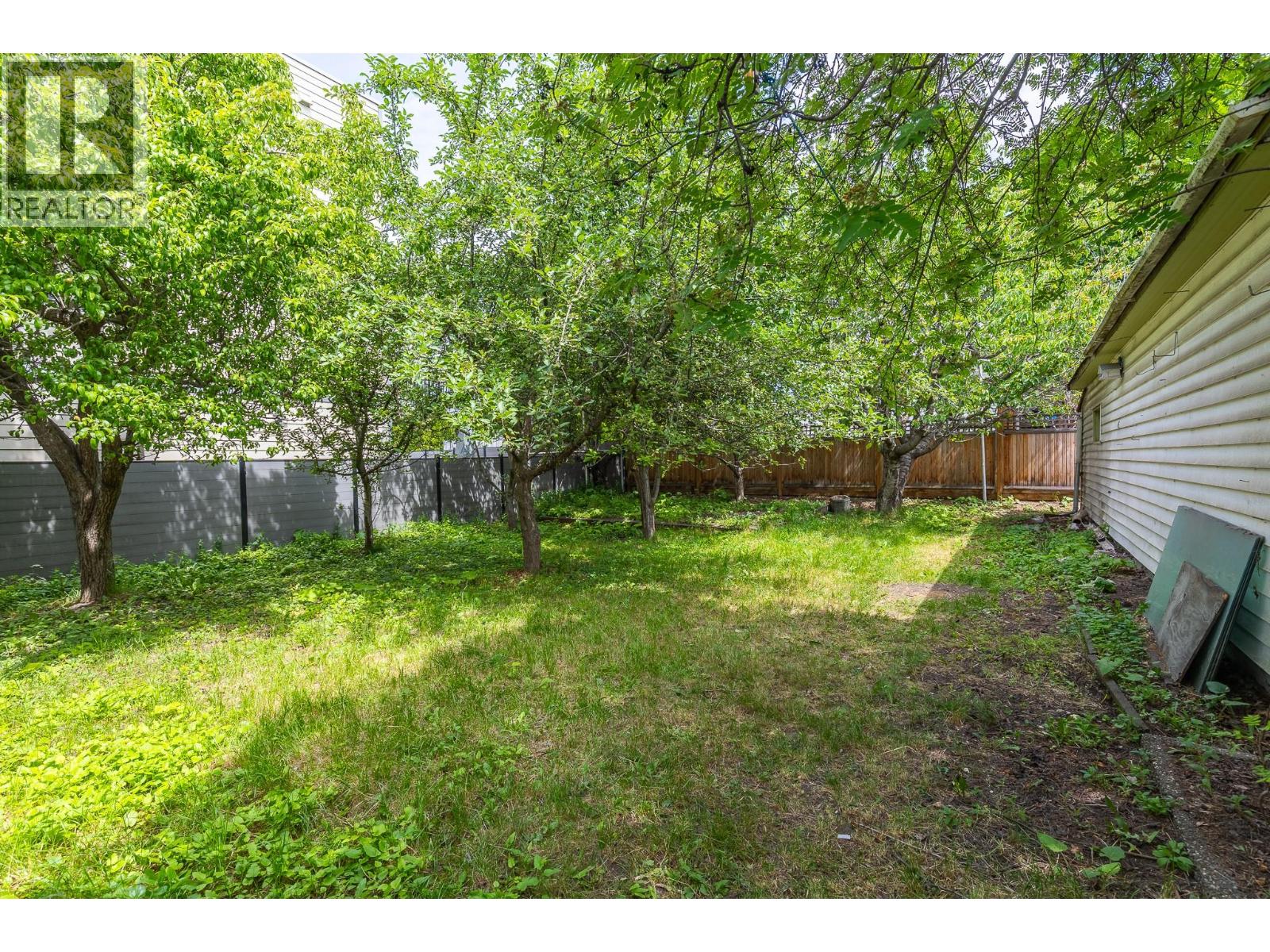 3905 26 Street - 9