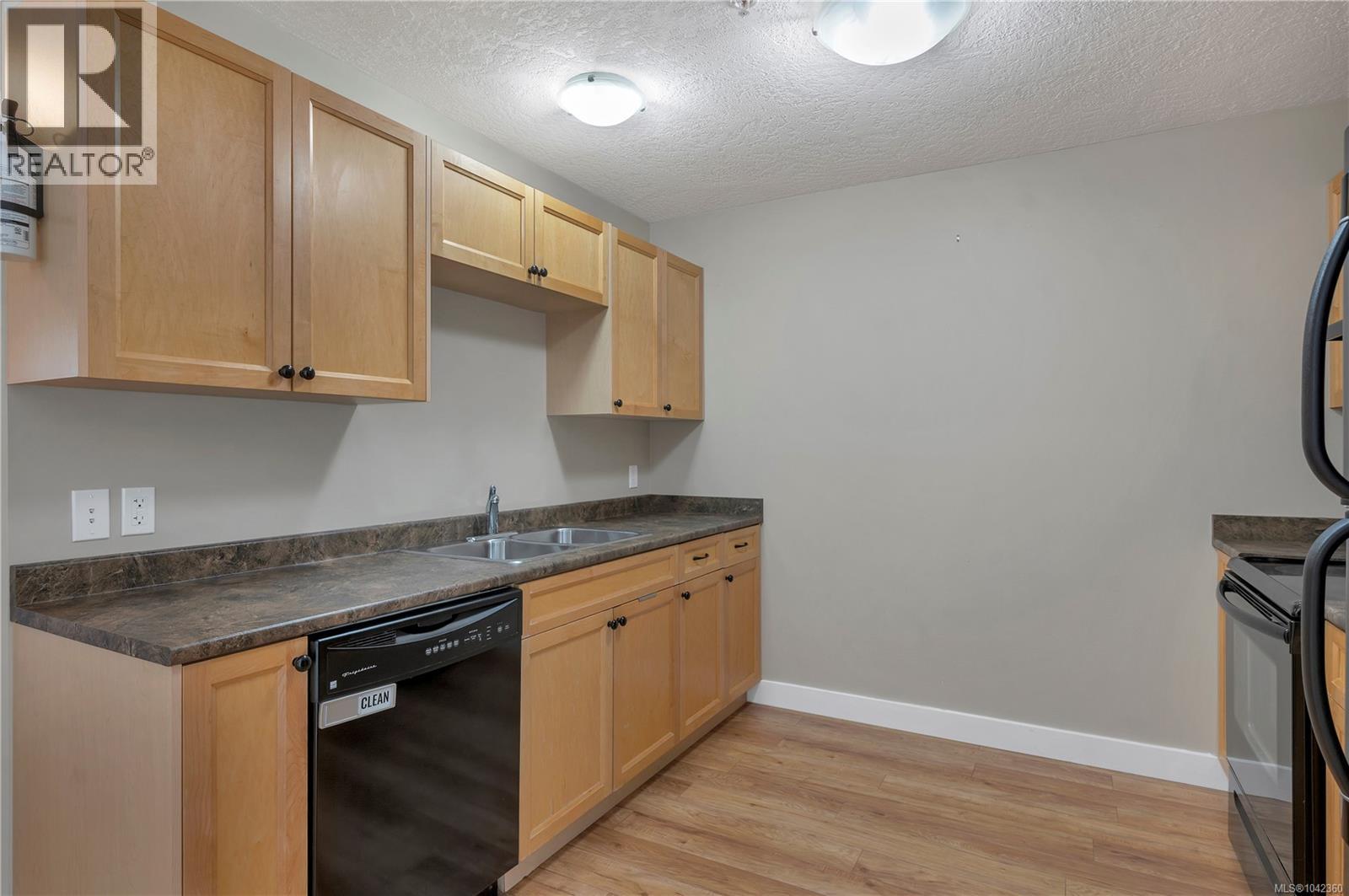 #142 701 Hilchey Rd - 4