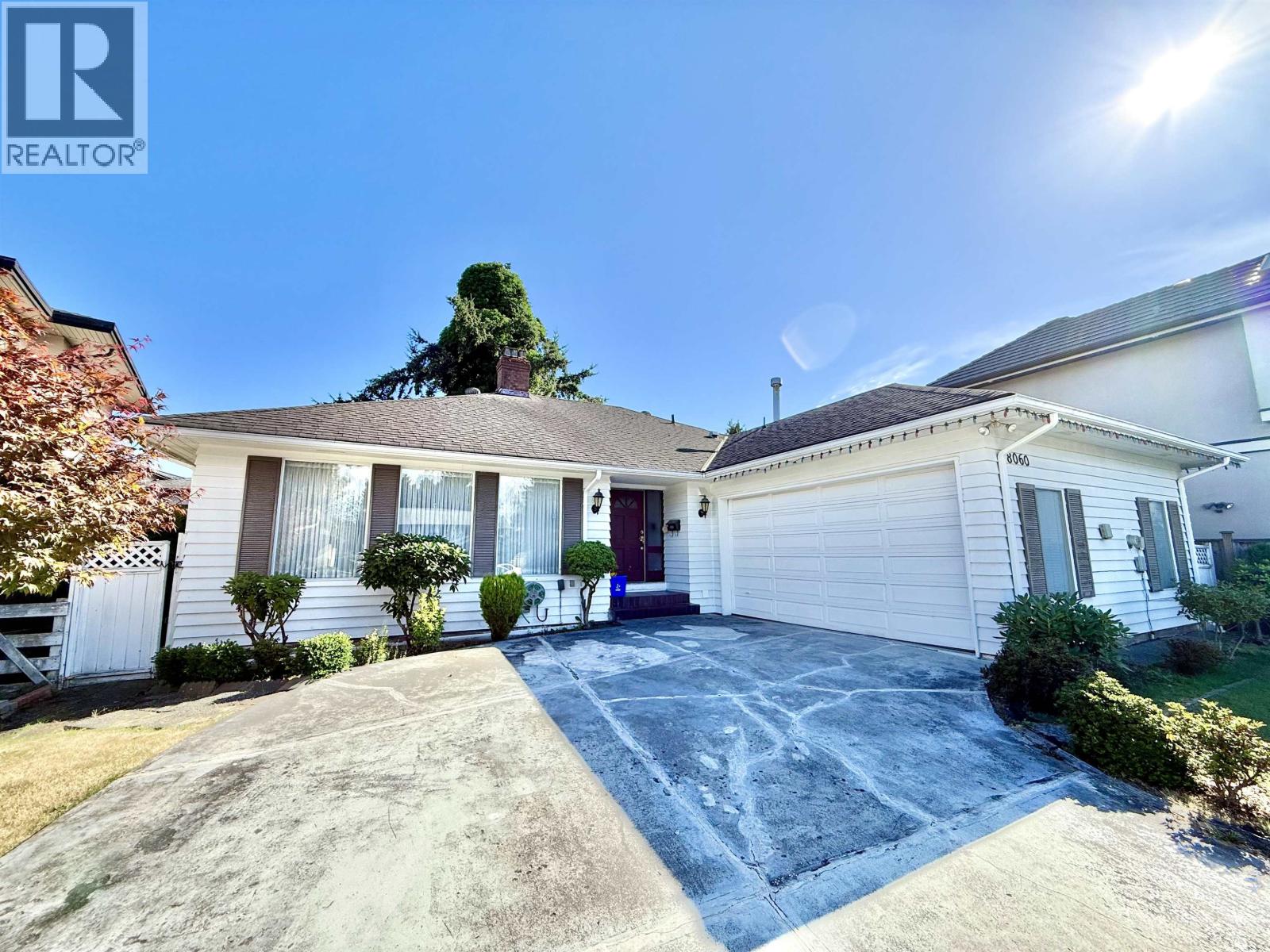8060 RIDEAU PLACE