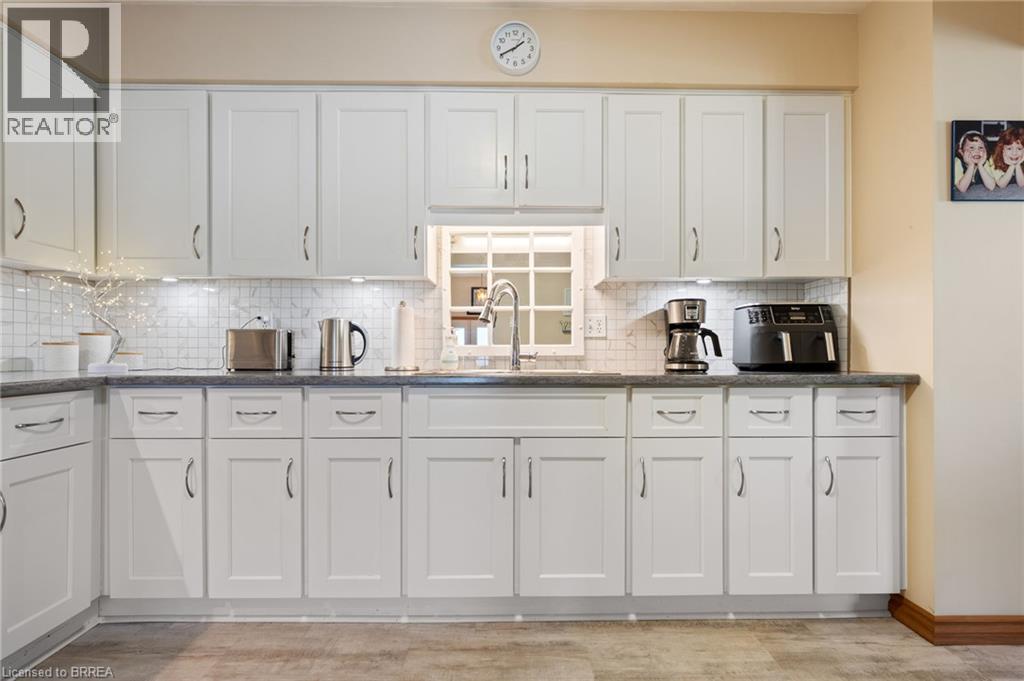 51 A LEE Avenue - 4