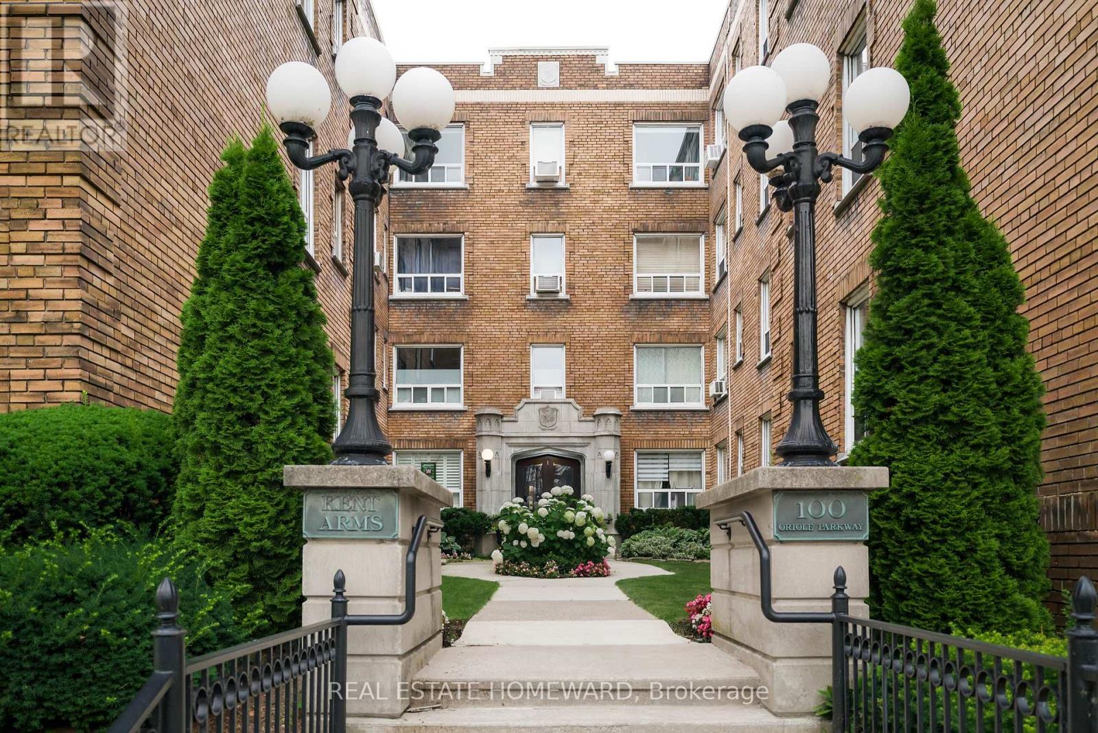 Photo of 100 Oriole Parkway