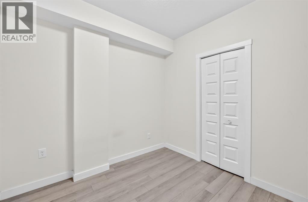 20 Corner Glen Avenue NE - 37