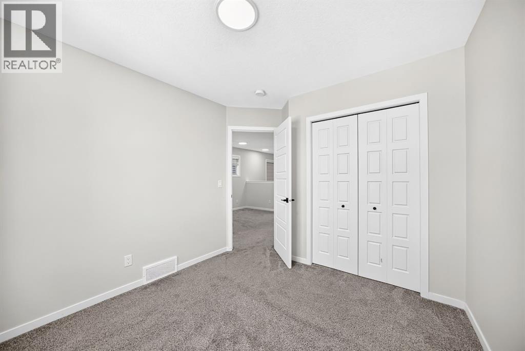 20 Corner Glen Avenue NE - 29