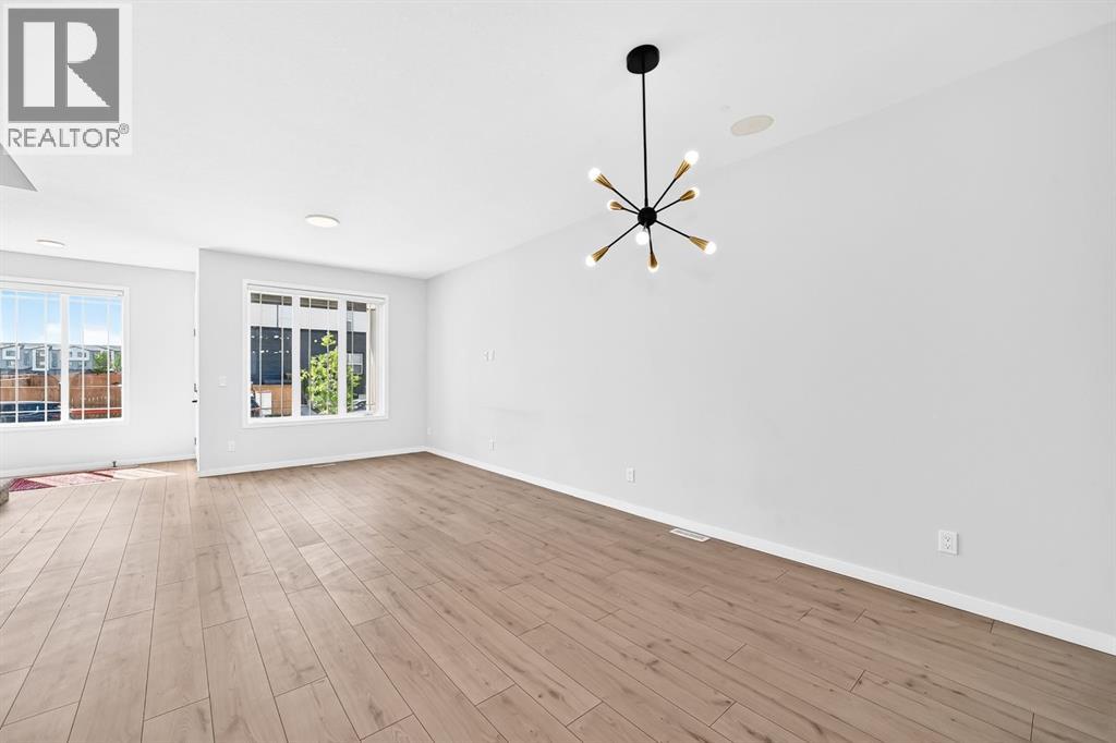 20 Corner Glen Avenue NE - 17