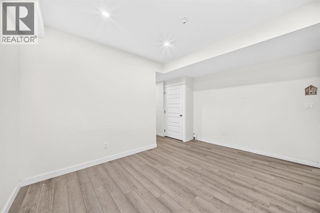 20 Corner Glen Avenue NE - 36