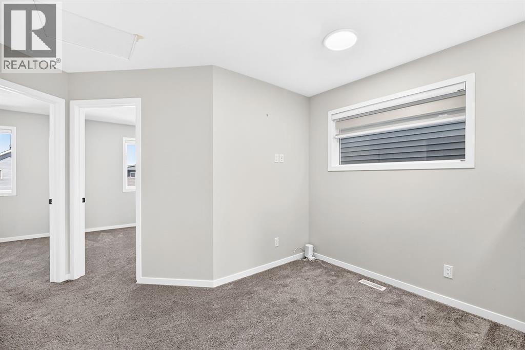 20 Corner Glen Avenue NE - 32