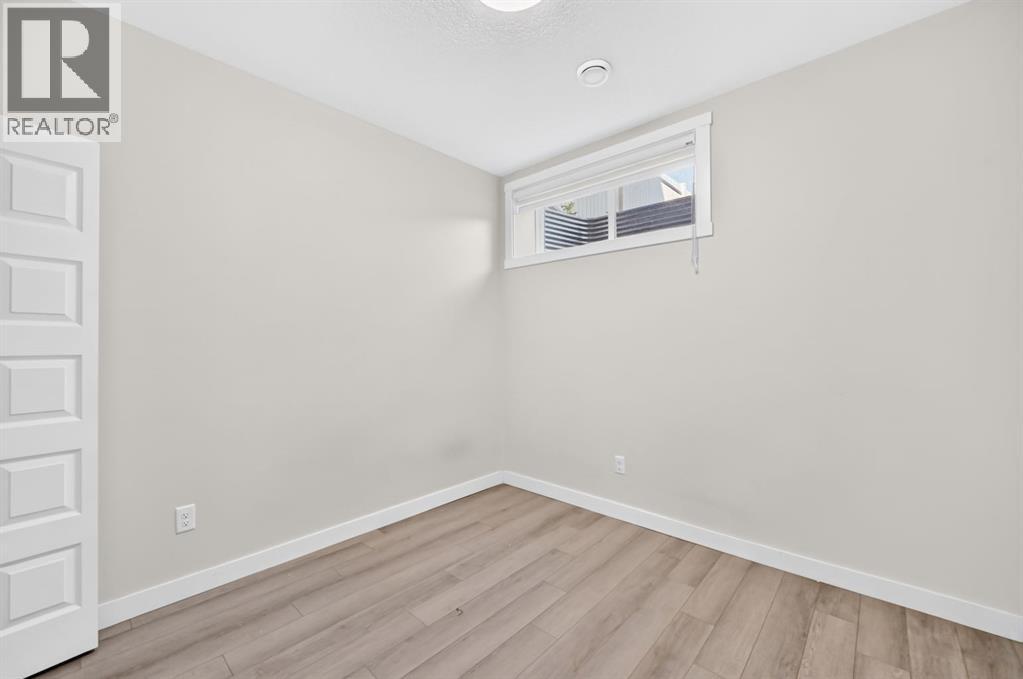 20 Corner Glen Avenue NE - 39
