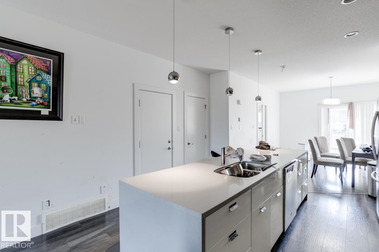 8722 150 ST NW, Jasper Park, Edmonton photo 3
