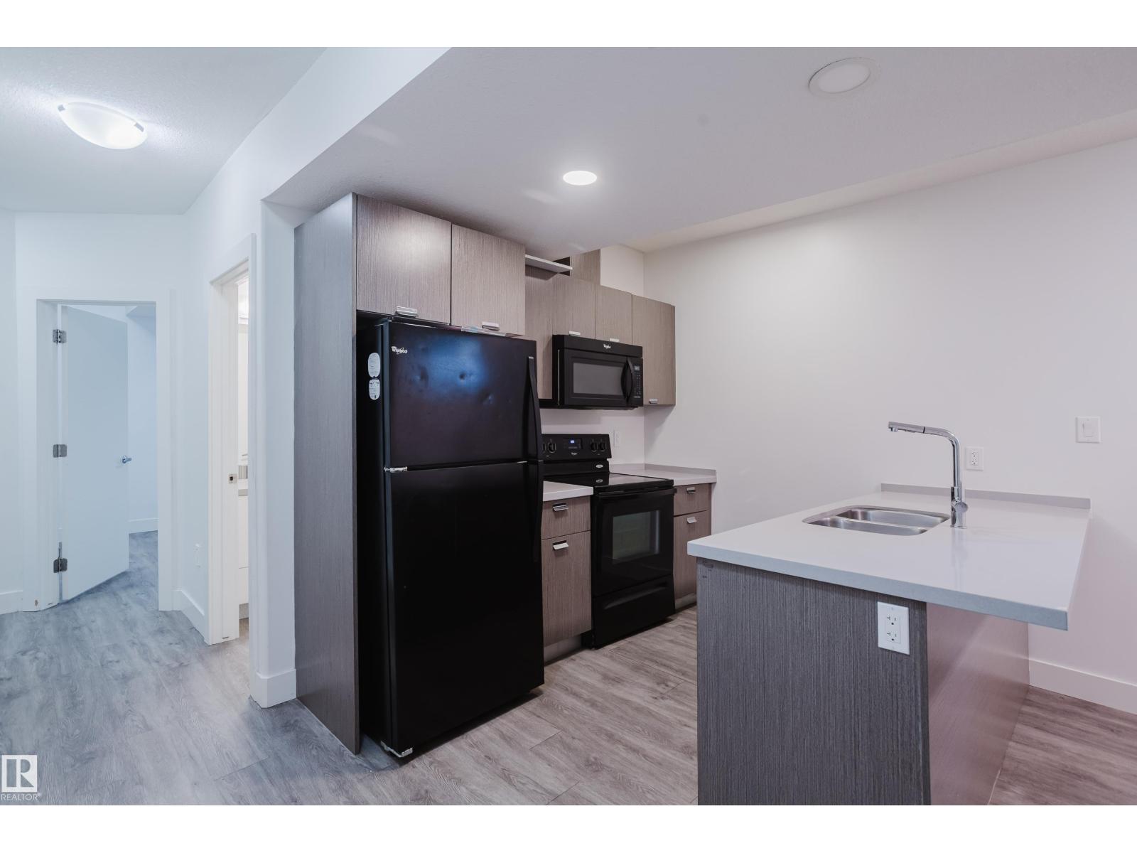 8722 150 ST NW - 5