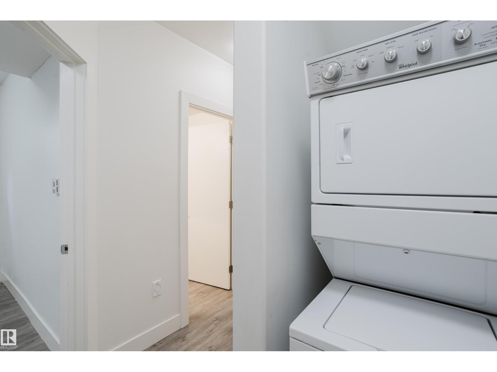 8722 150 ST NW - 29