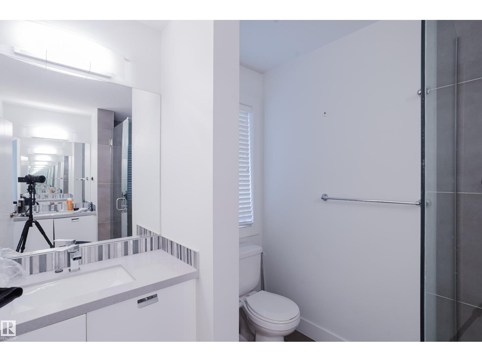 8722 150 ST NW - 19