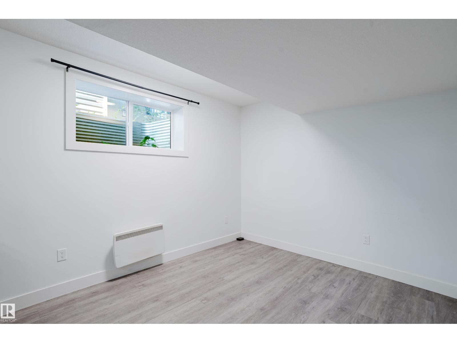 8722 150 ST NW - 28