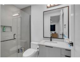 13735 Blackburn Avenue, White Rock, BC V4B2Z1 Photo 29