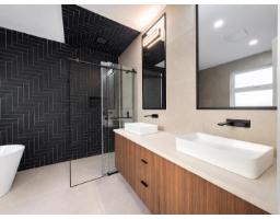 13735 Blackburn Avenue, White Rock, BC V4B2Z1 Photo 33