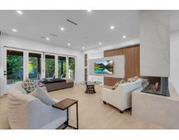 13735 Blackburn Avenue, White Rock, BC V4B2Z1 Photo 13