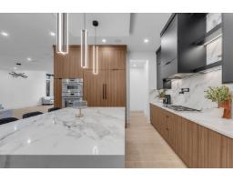 13735 Blackburn Avenue, White Rock, BC V4B2Z1 Photo 18