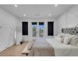 13735 Blackburn Avenue, White Rock, BC V4B2Z1 Photo 30