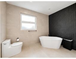 13735 Blackburn Avenue, White Rock, BC V4B2Z1 Photo 31