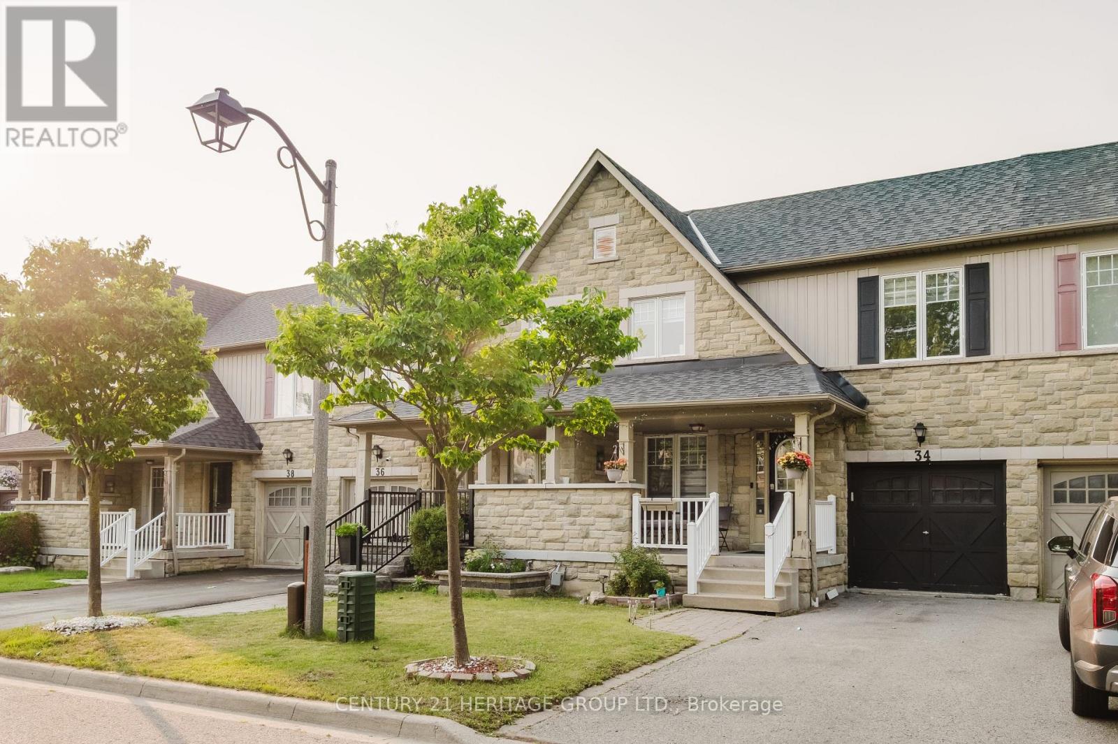 34 HAVERHILL CRESCENT - 1