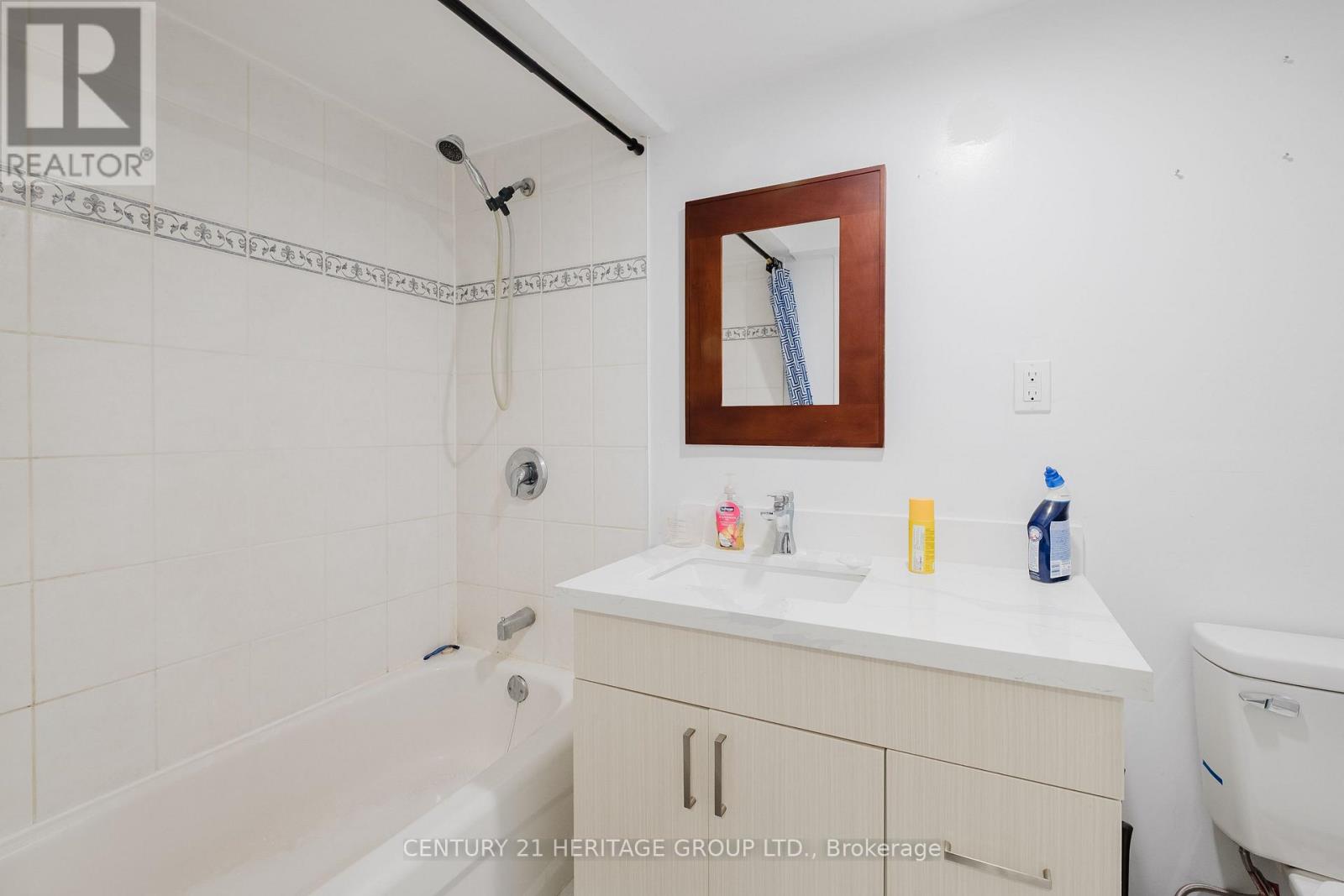 34 HAVERHILL CRESCENT - 12