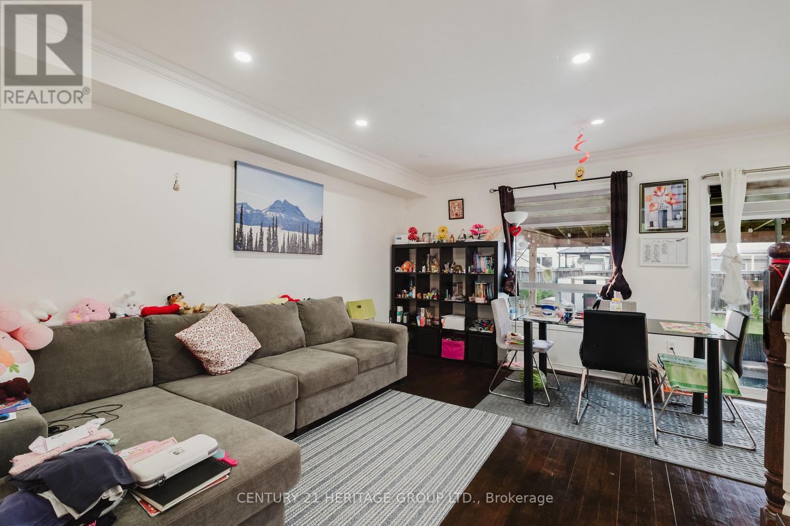 34 HAVERHILL CRESCENT - 17