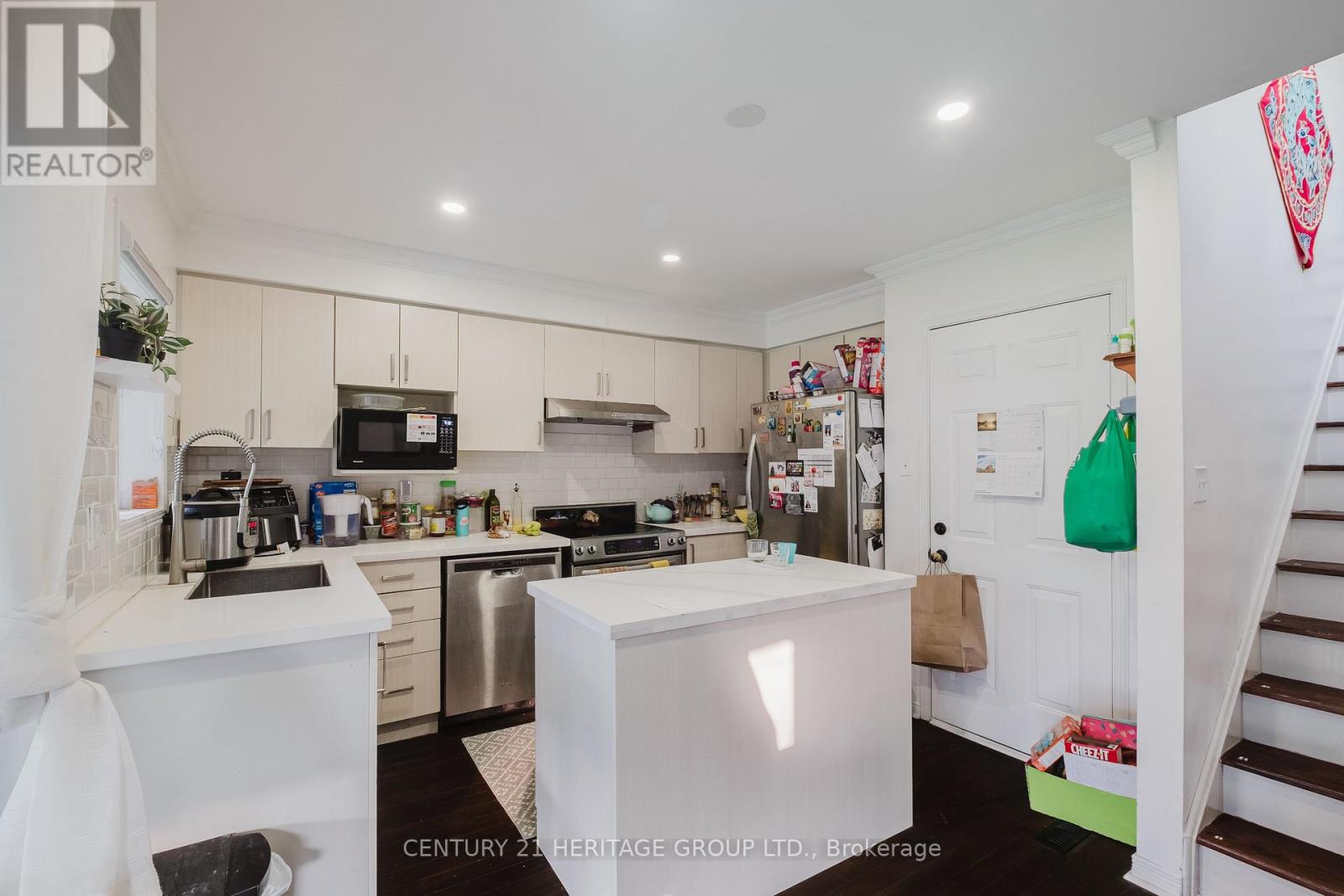 34 HAVERHILL CRESCENT - 20