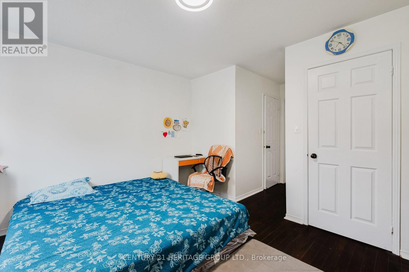 34 HAVERHILL CRESCENT - 23