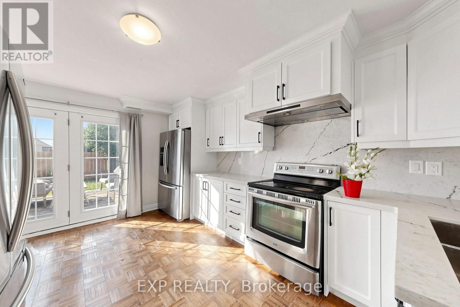 29 MIKADO CRESCENT N - Image 37
