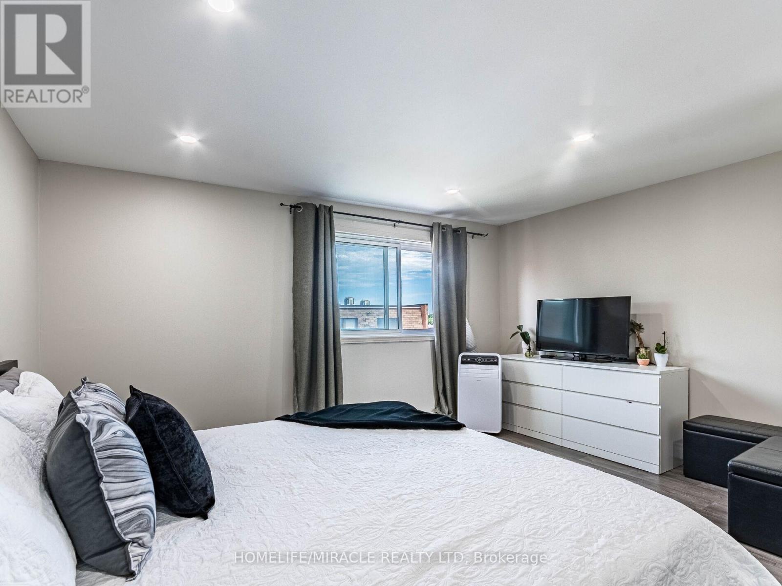 #124 180 MISSISSAUGA VALLEY BOULEVARD - 16