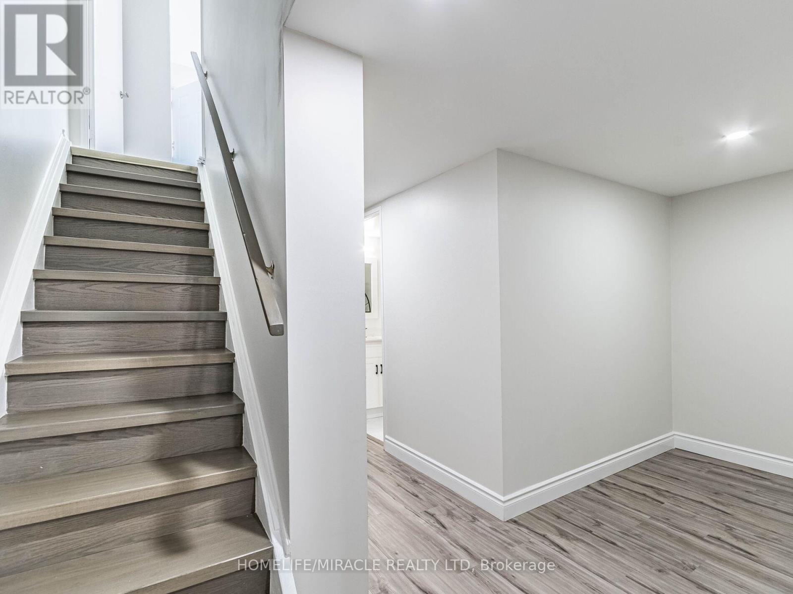 #124 180 MISSISSAUGA VALLEY BOULEVARD - 29