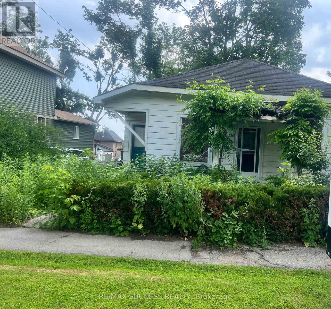243 HARVEY STREET W - 38