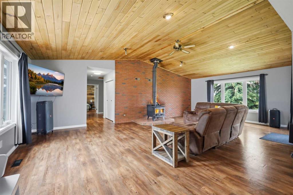 40102 Highway 815, Rural Lacombe County