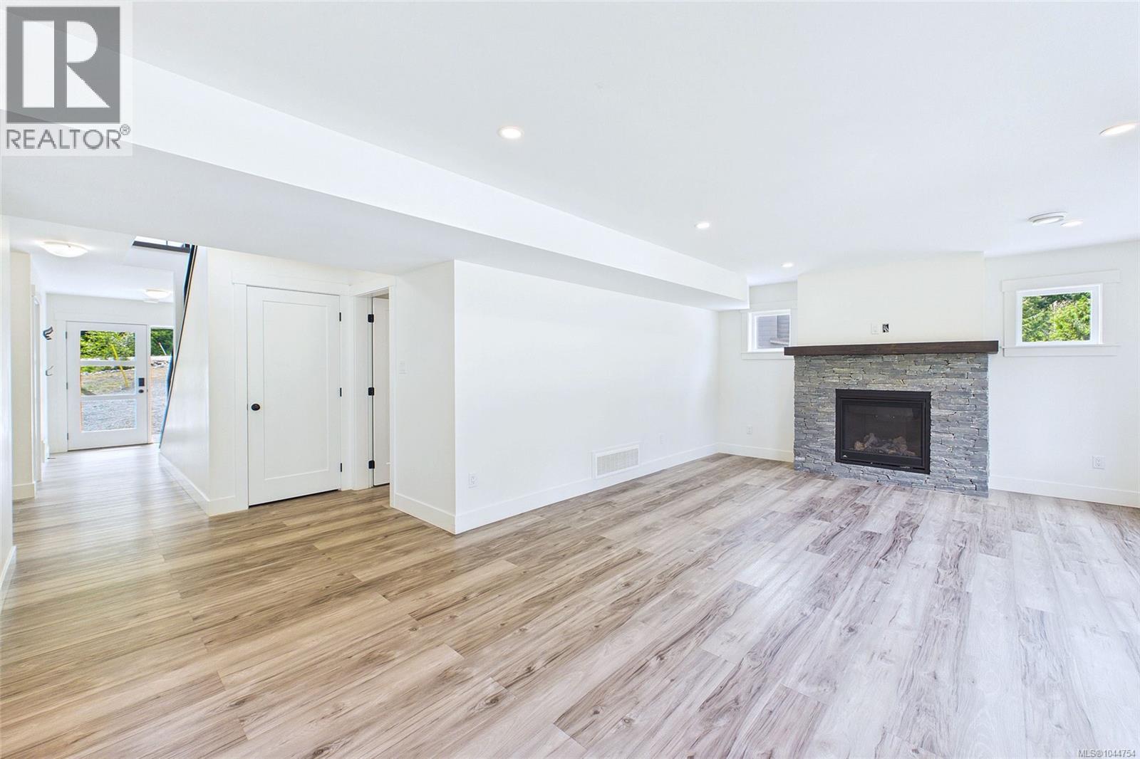 3030 Gregson Rd - Image 20