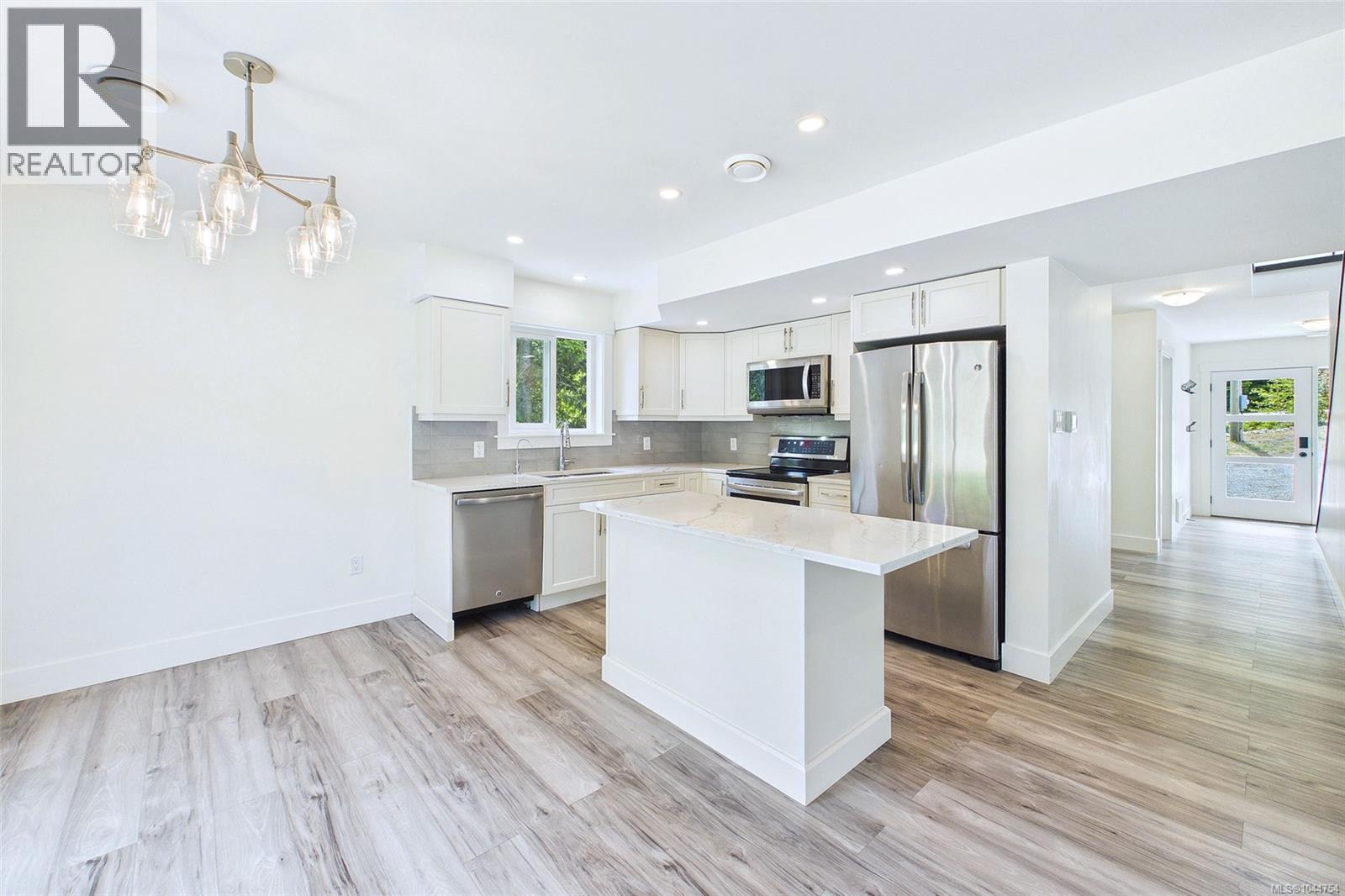 3030 Gregson Rd - Image 9