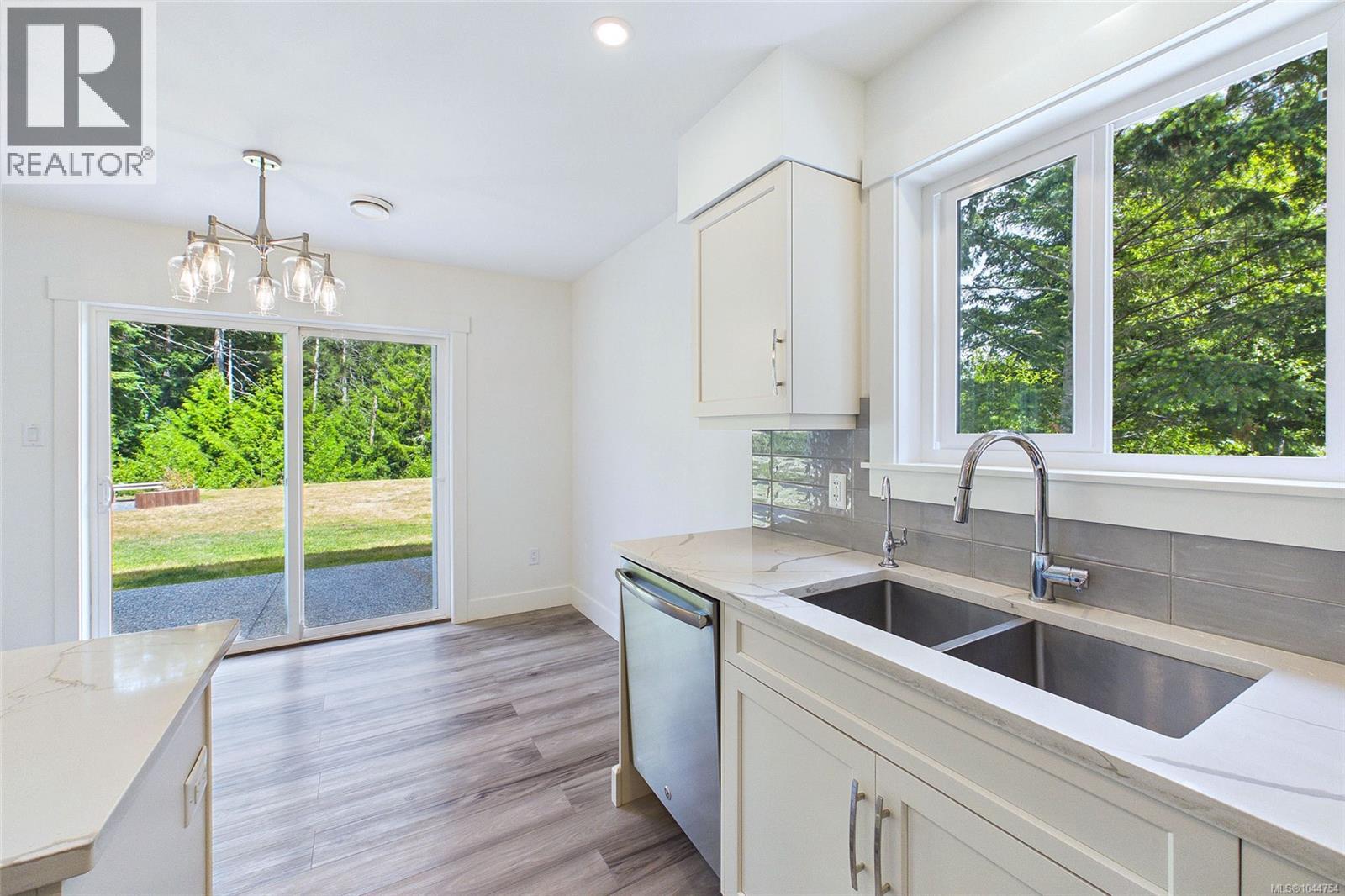 3030 Gregson Rd - 14