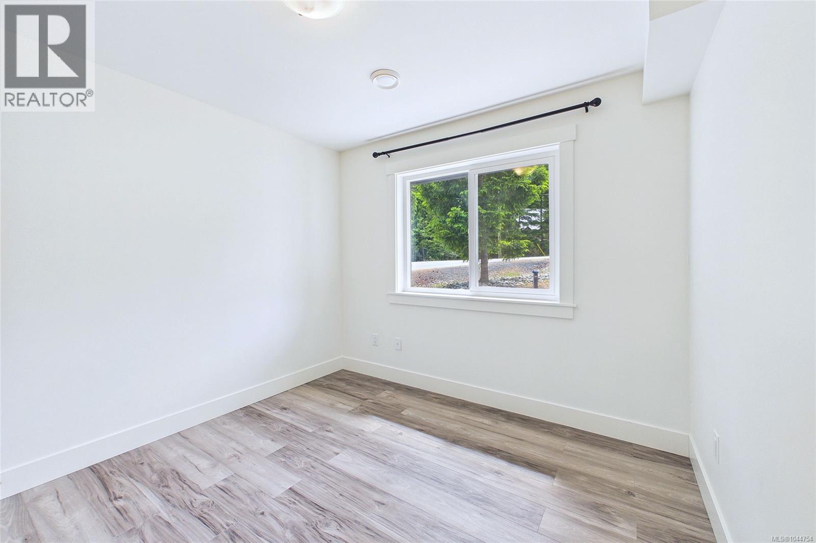 3030 Gregson Rd - Image 5