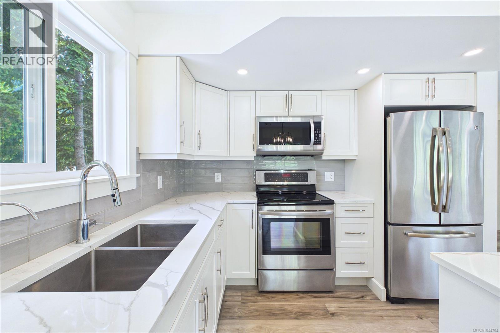 3030 Gregson Rd - Image 10