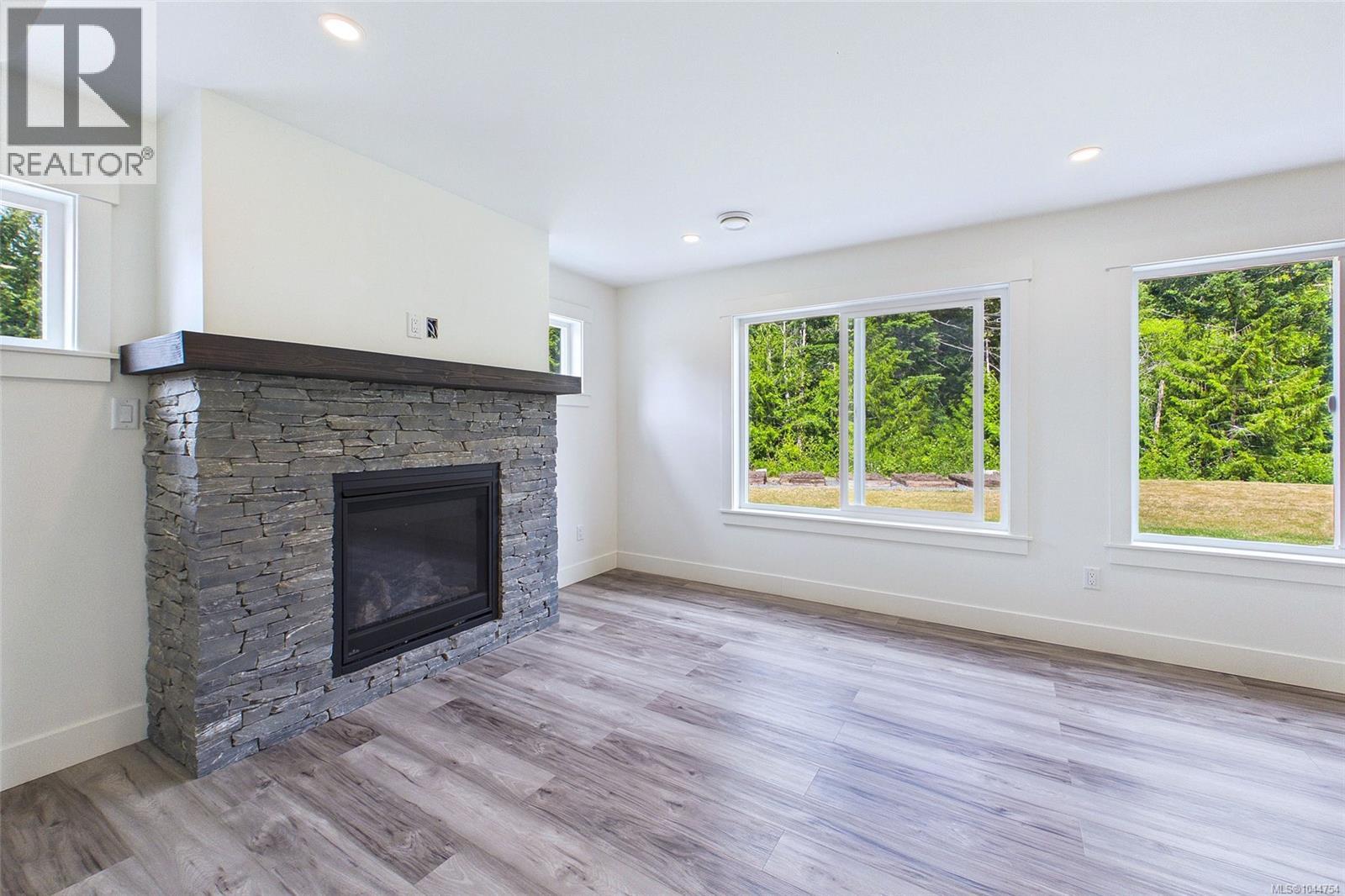 3030 Gregson Rd - Image 19