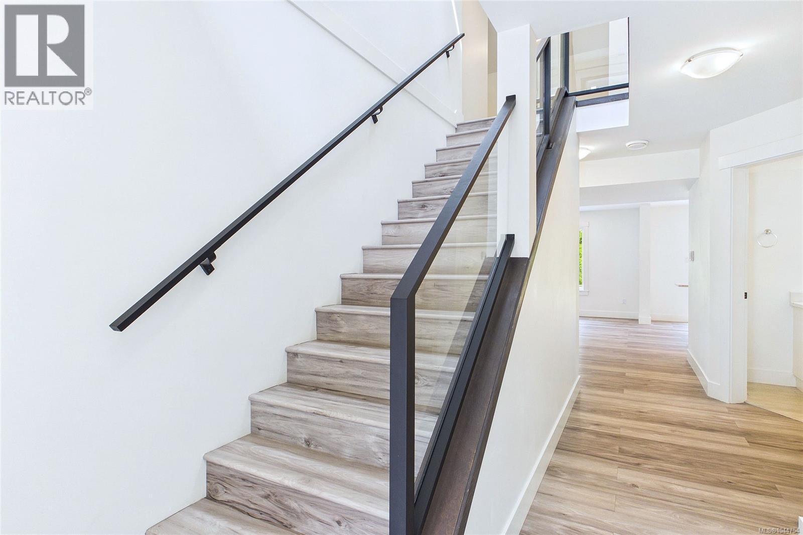 3030 Gregson Rd - Image 23