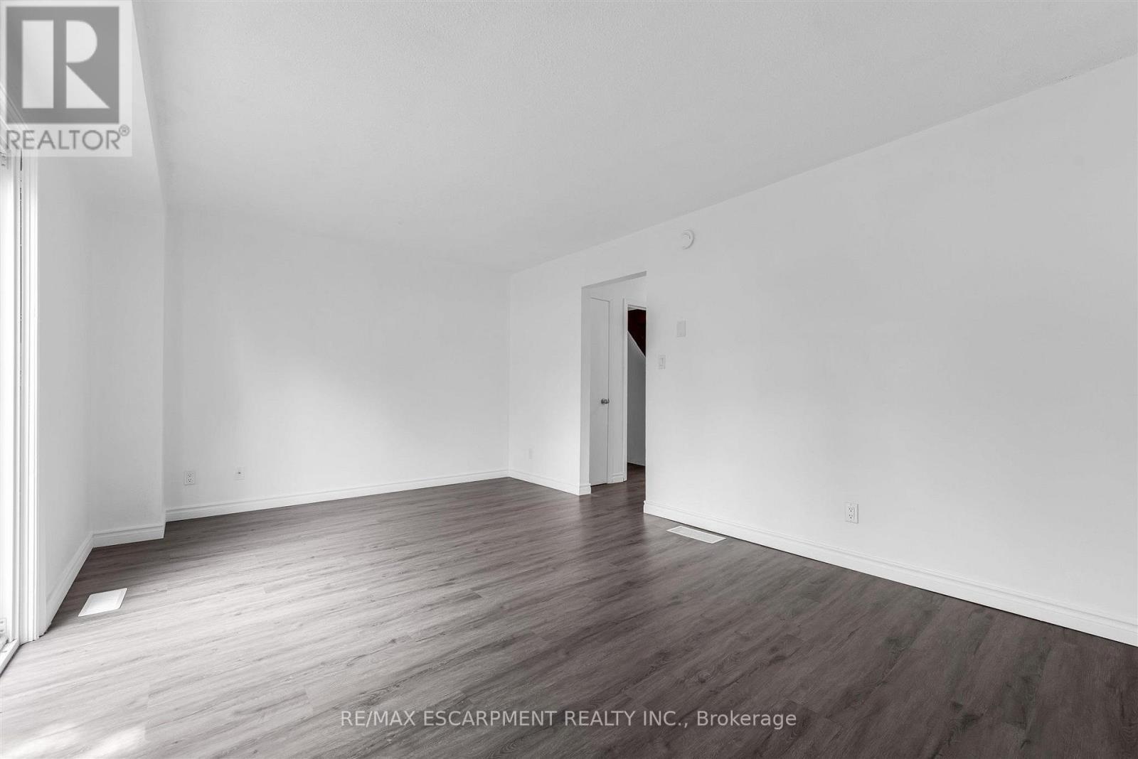 #284 100 BROWNLEIGH AVENUE - 11
