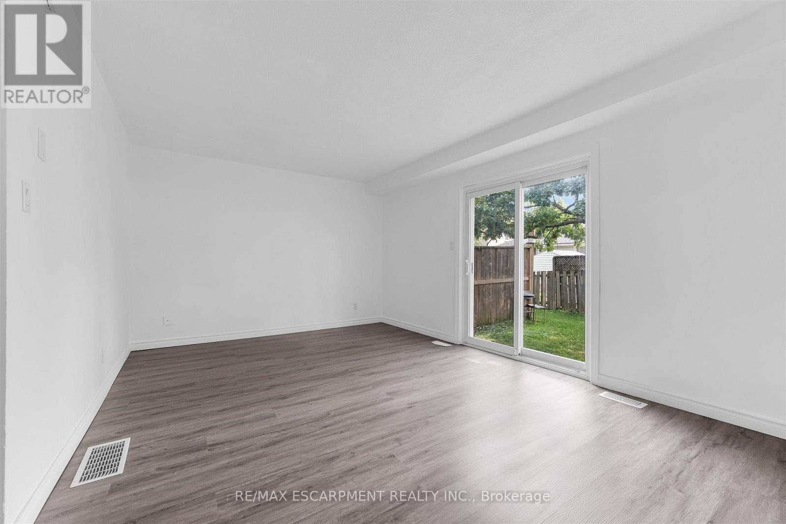 #284 100 BROWNLEIGH AVENUE - 8