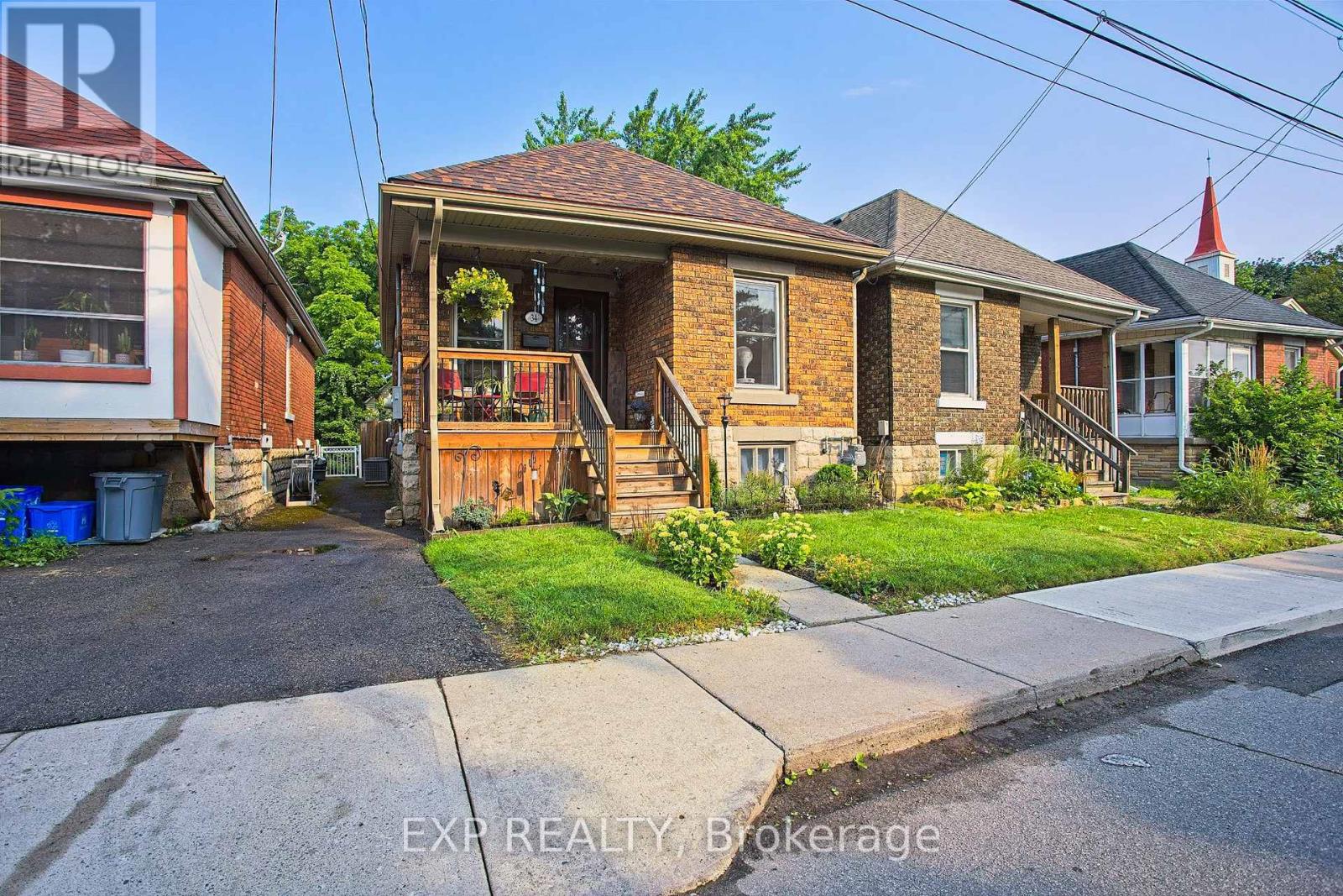 34 POPLAR AVENUE